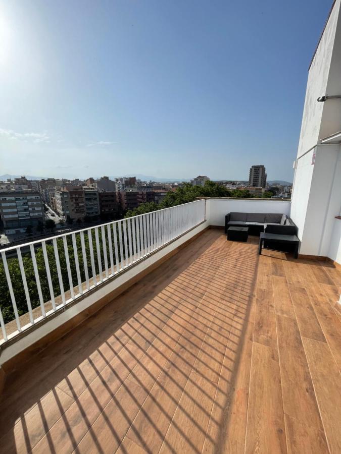 Stunning Penthouse Apartment Херона Екстериор снимка